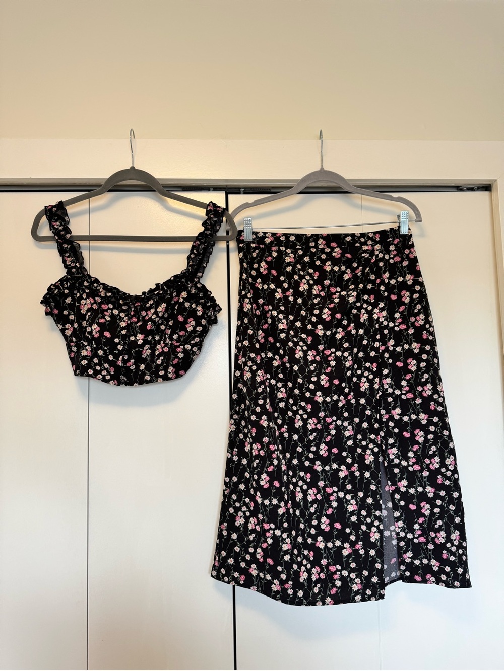SHEIN Black Floral 2-peice Set with Crop Top and High Slit Skirt - Sz 6